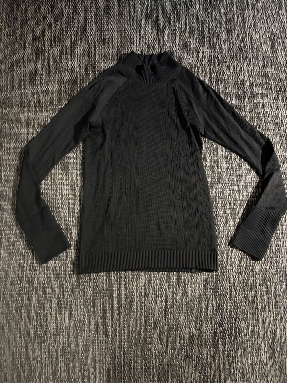 Lululemon Rest Less Mock Neck Long Sleeve Compressive Neutral Staple Size 6